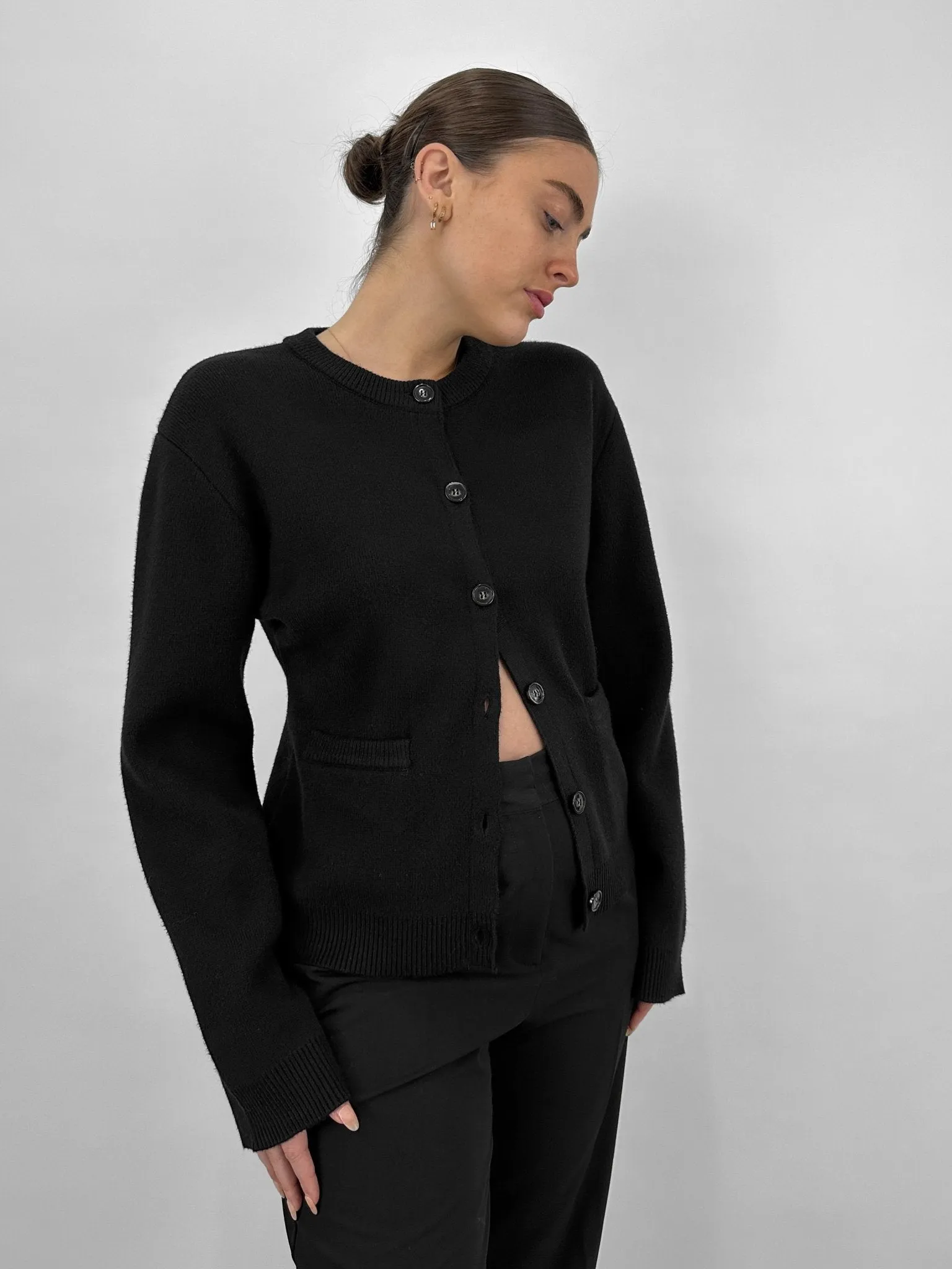 Button Down Knit Cardigan with Slight Silhouette