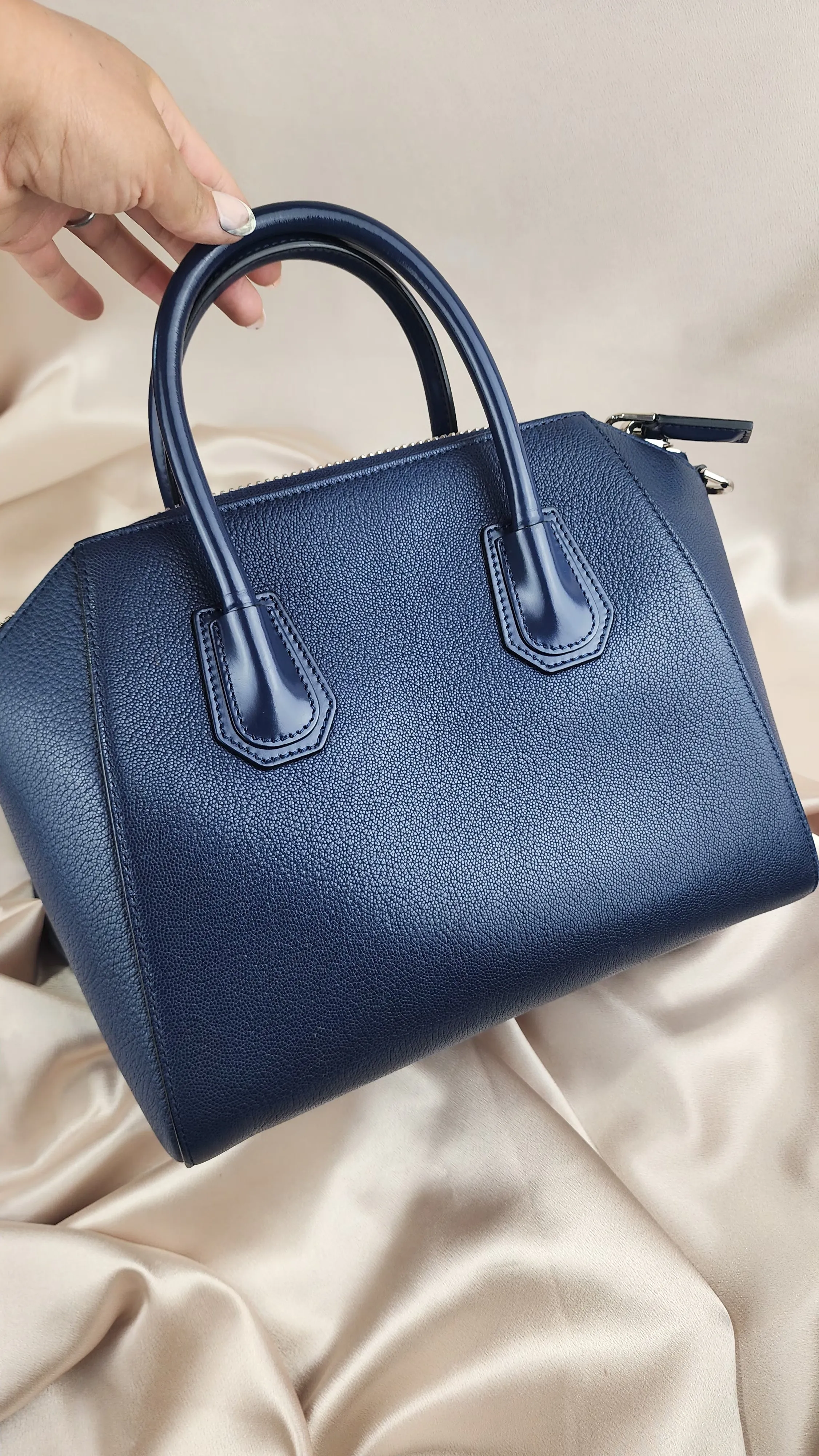 Givenchy Antigona Blue Leather Bag - 0176