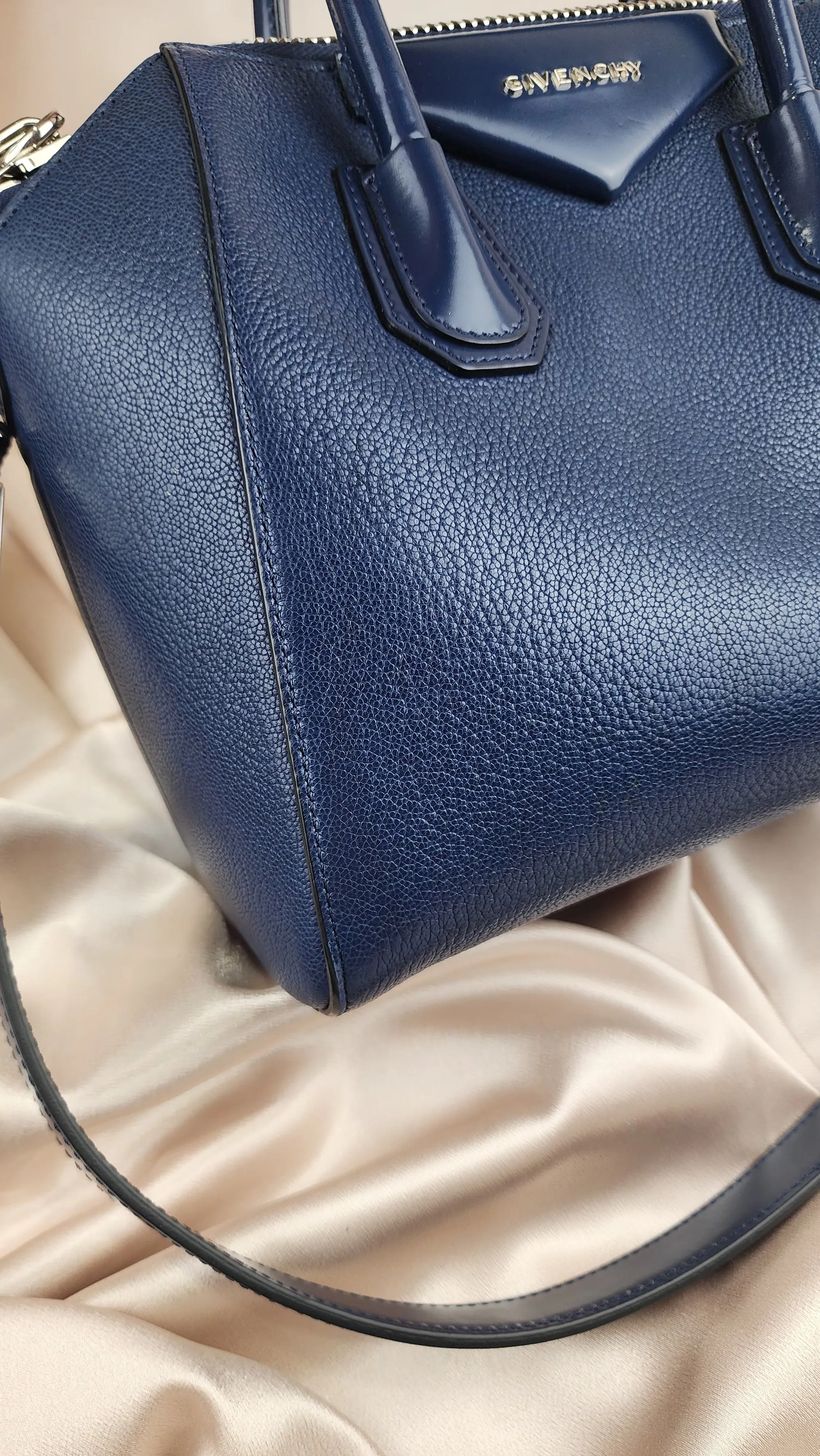 Givenchy Antigona Blue Leather Bag - 0176