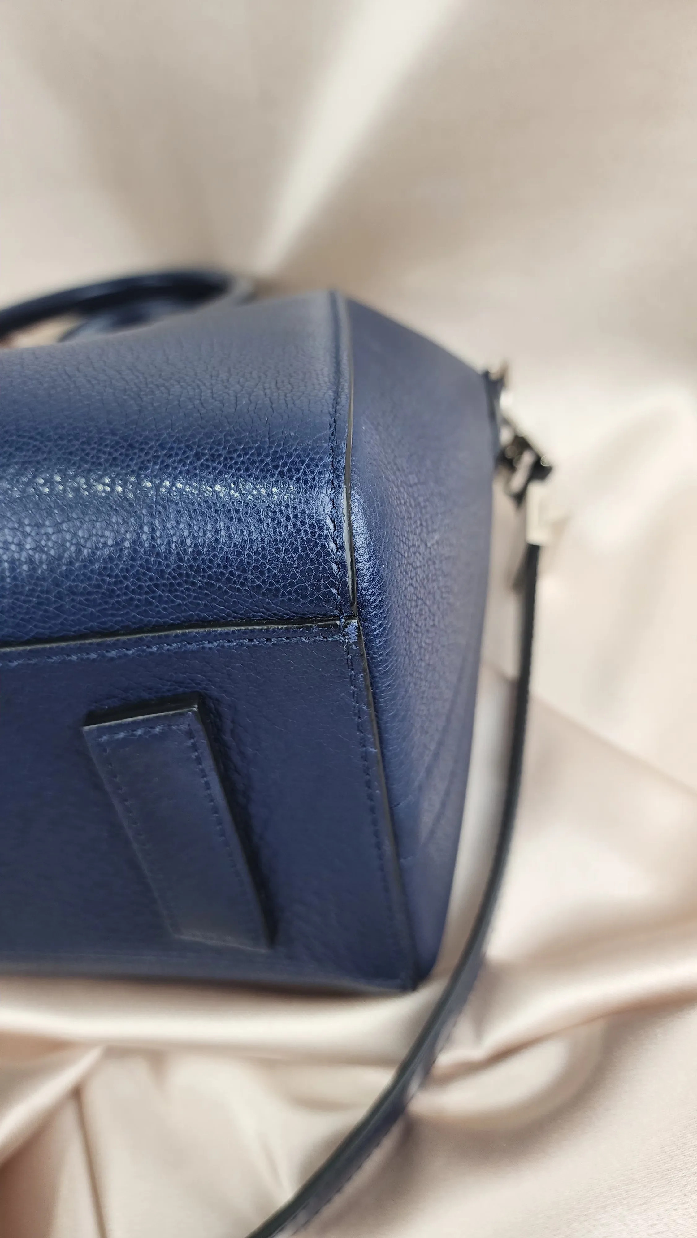 Givenchy Antigona Blue Leather Bag - 0176