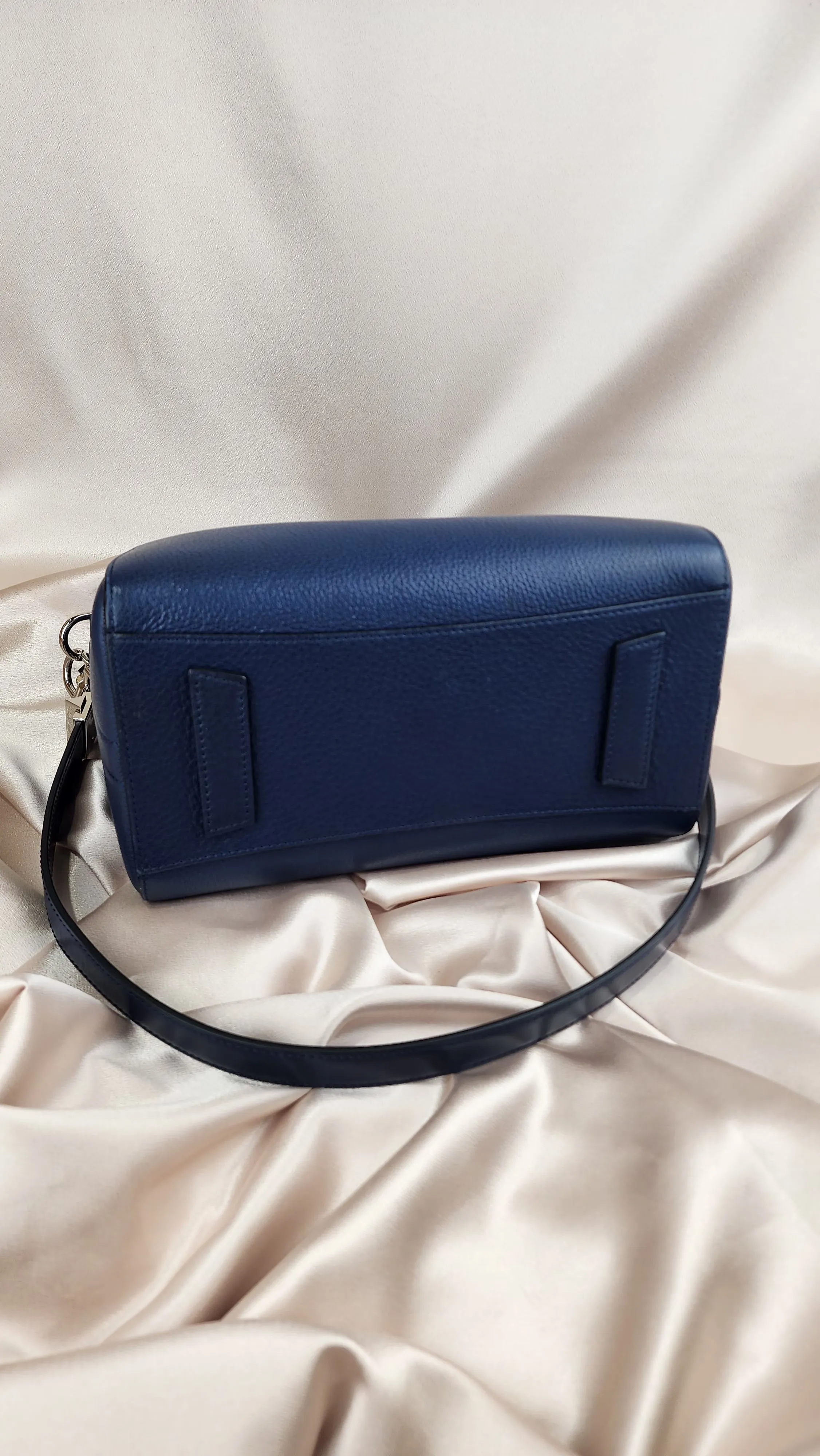 Givenchy Antigona Blue Leather Bag - 0176