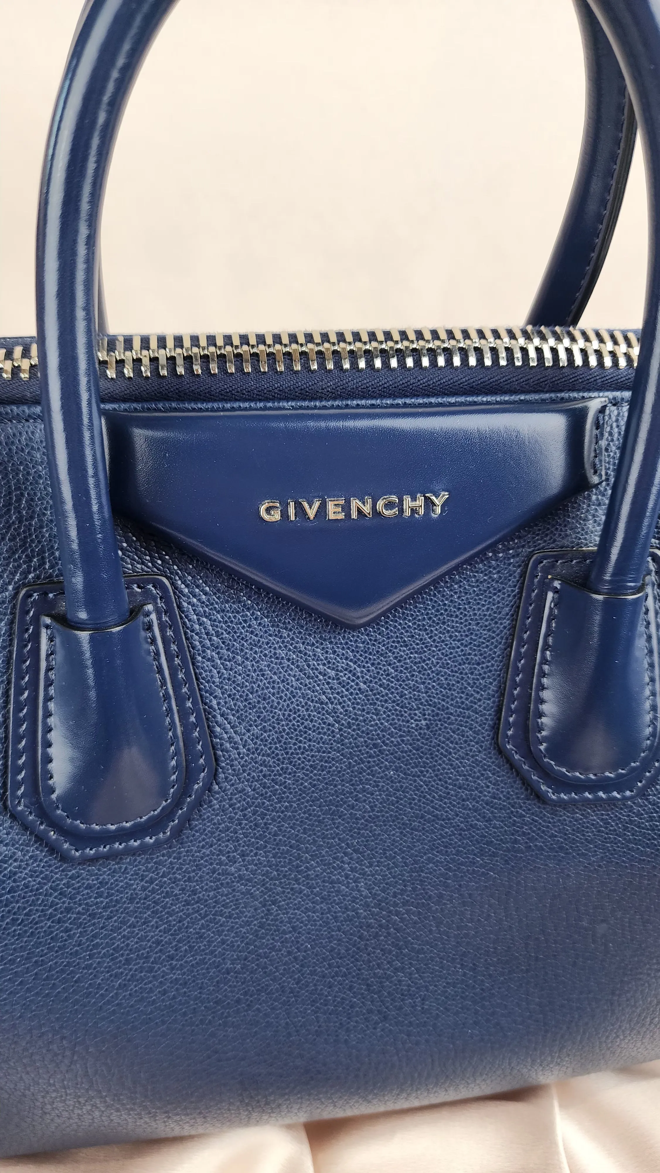 Givenchy Antigona Blue Leather Bag - 0176
