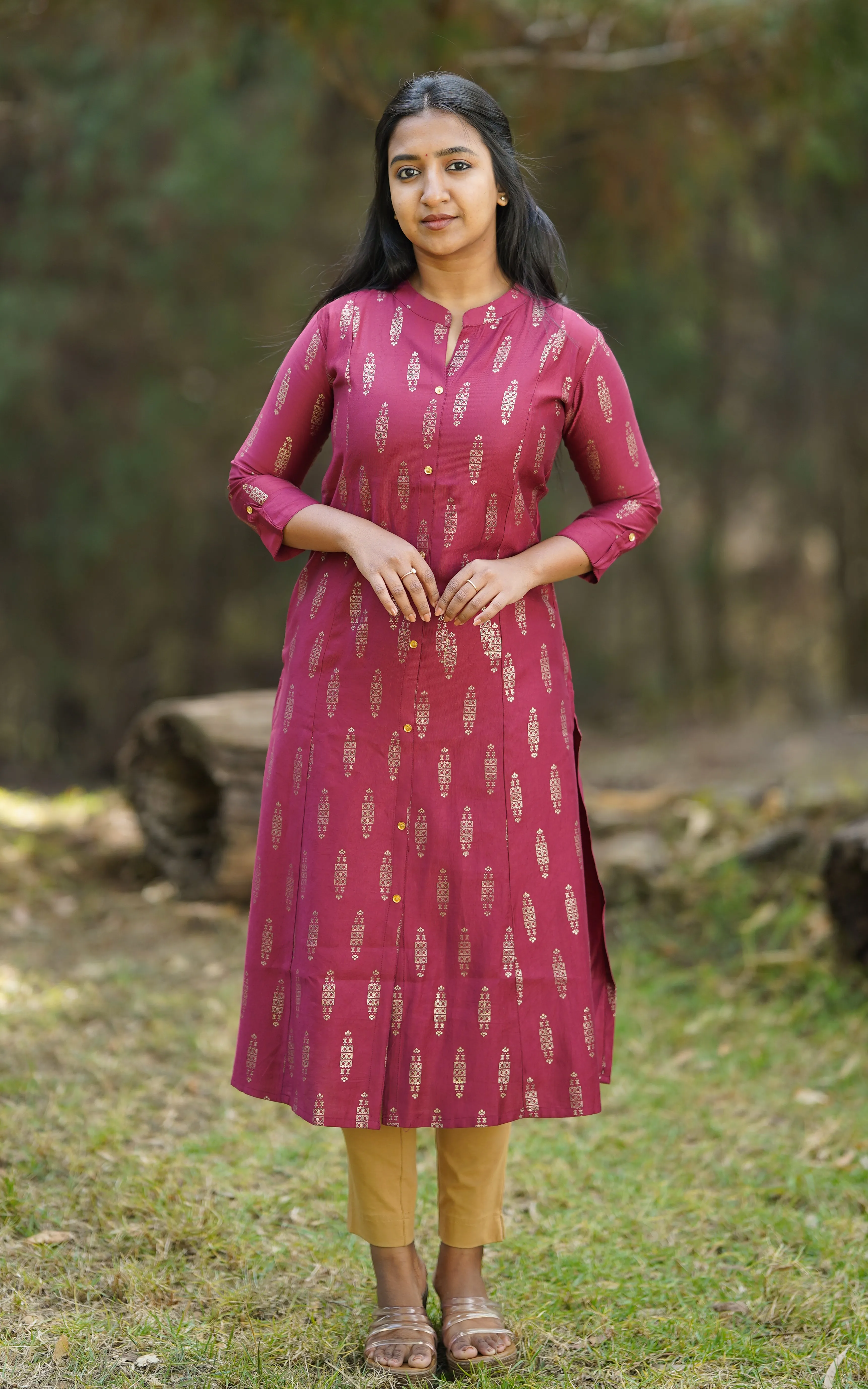 Idhazhini Maroon
