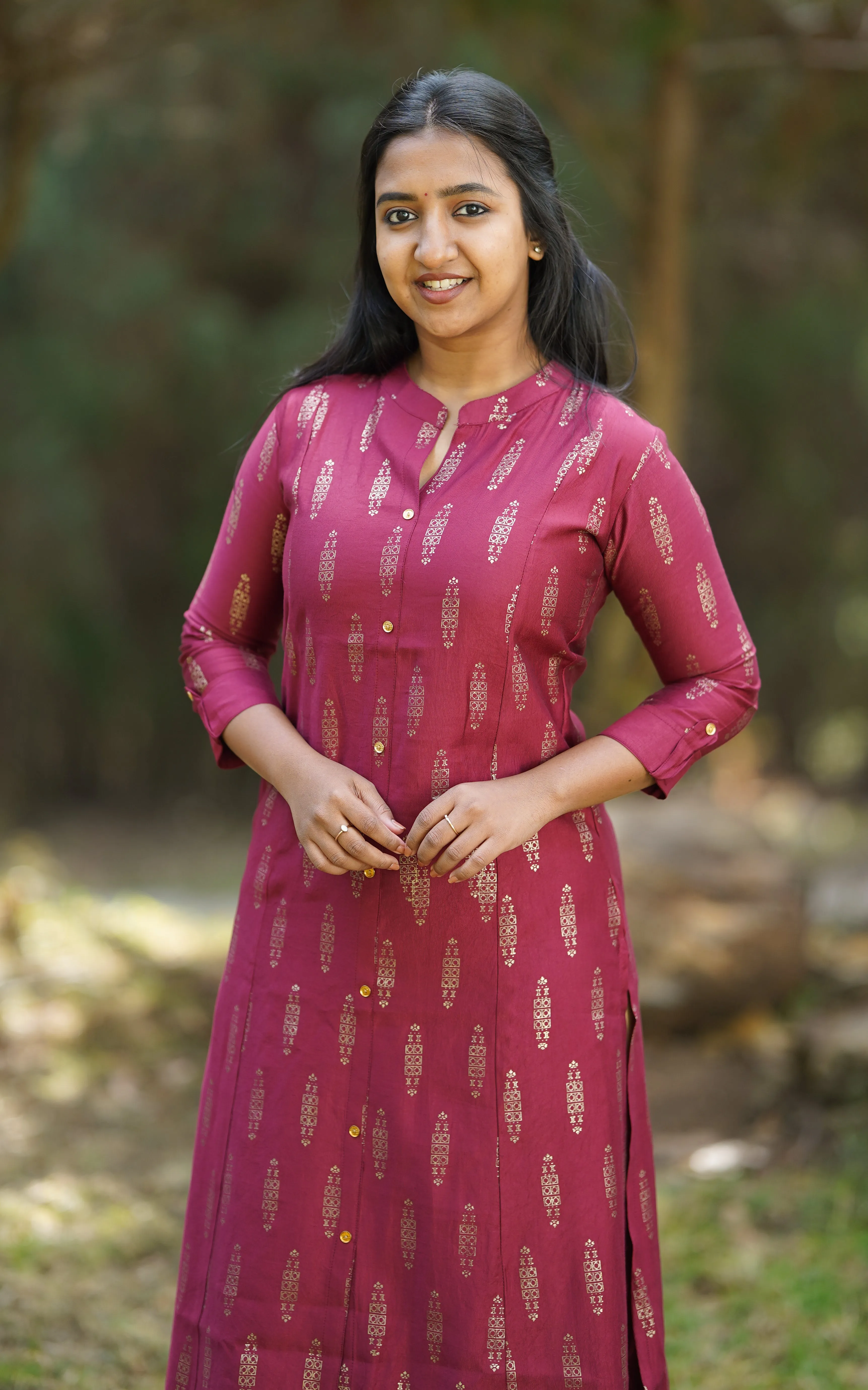 Idhazhini Maroon